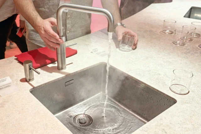 Quooker è un rubinetto che fornisce acqua bollente istantaneamente.